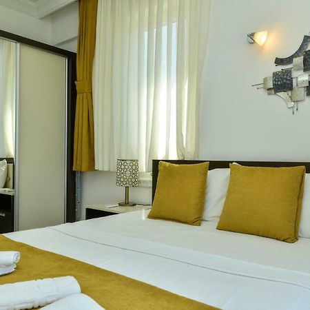 Saros Apartments Calis Beach Fethiye Exterior photo