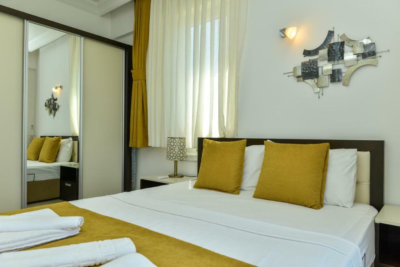 Saros Apartments Calis Beach Fethiye Exterior photo